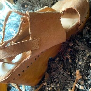 Bershka Nude wedges